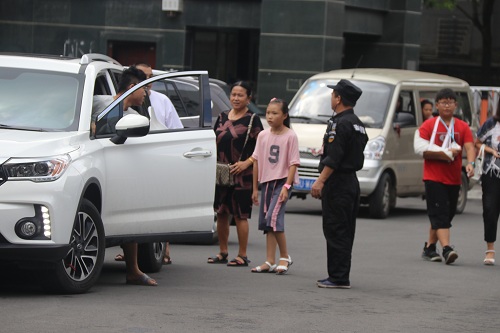 执勤人员 (3).JPG