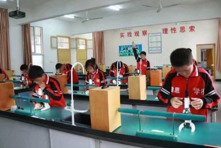 2生物世界.jpg 2生物世界.jpg