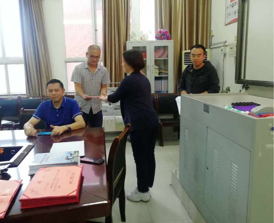 图片2.jpg 图片2.jpg