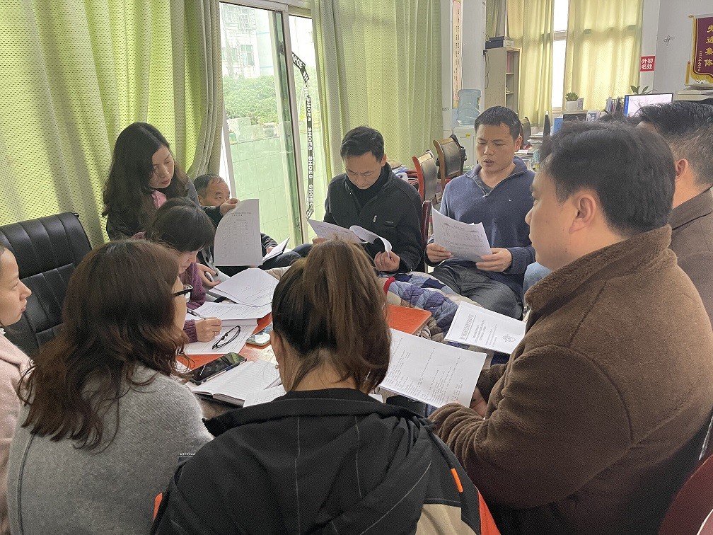 实验考务会.jpg 实验考务会.jpg