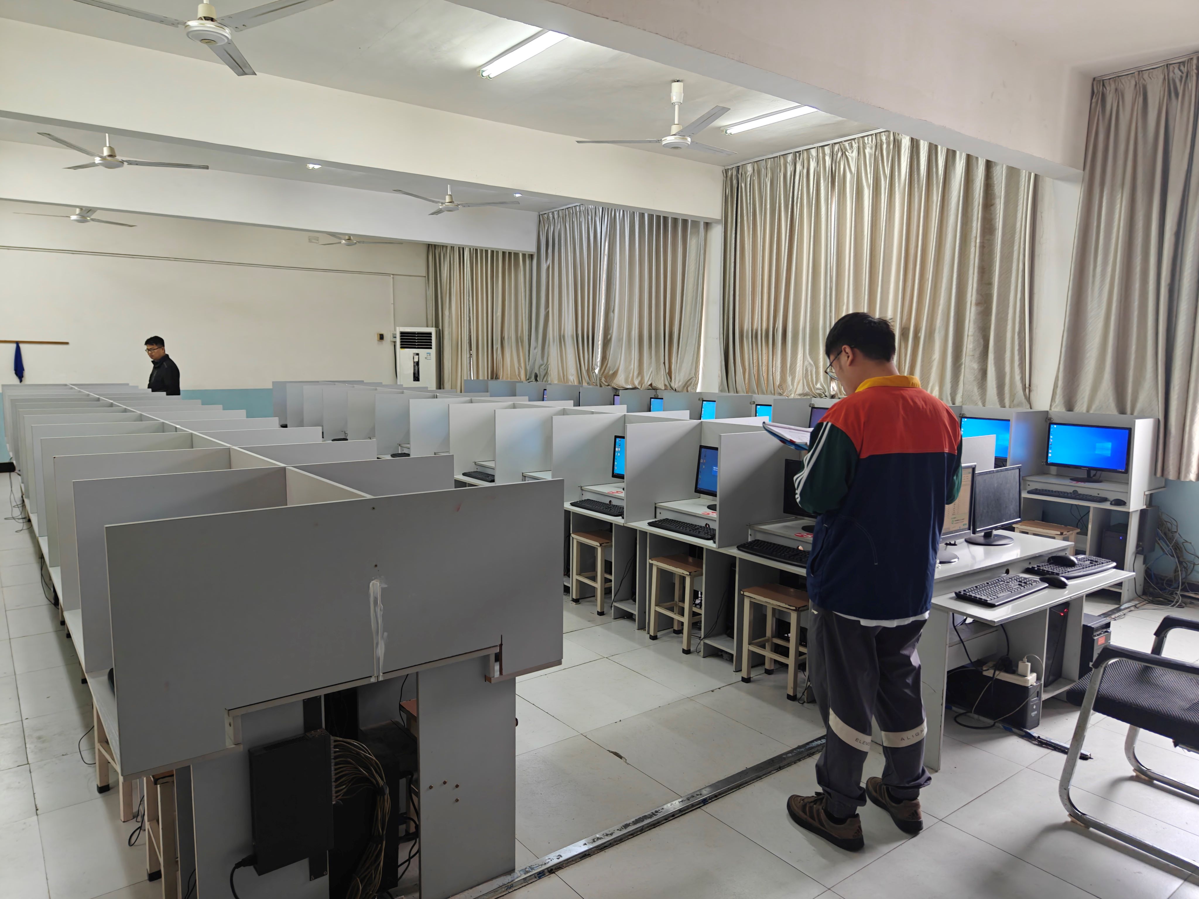 6389467164556139156068367.jpg 计算机.jpg