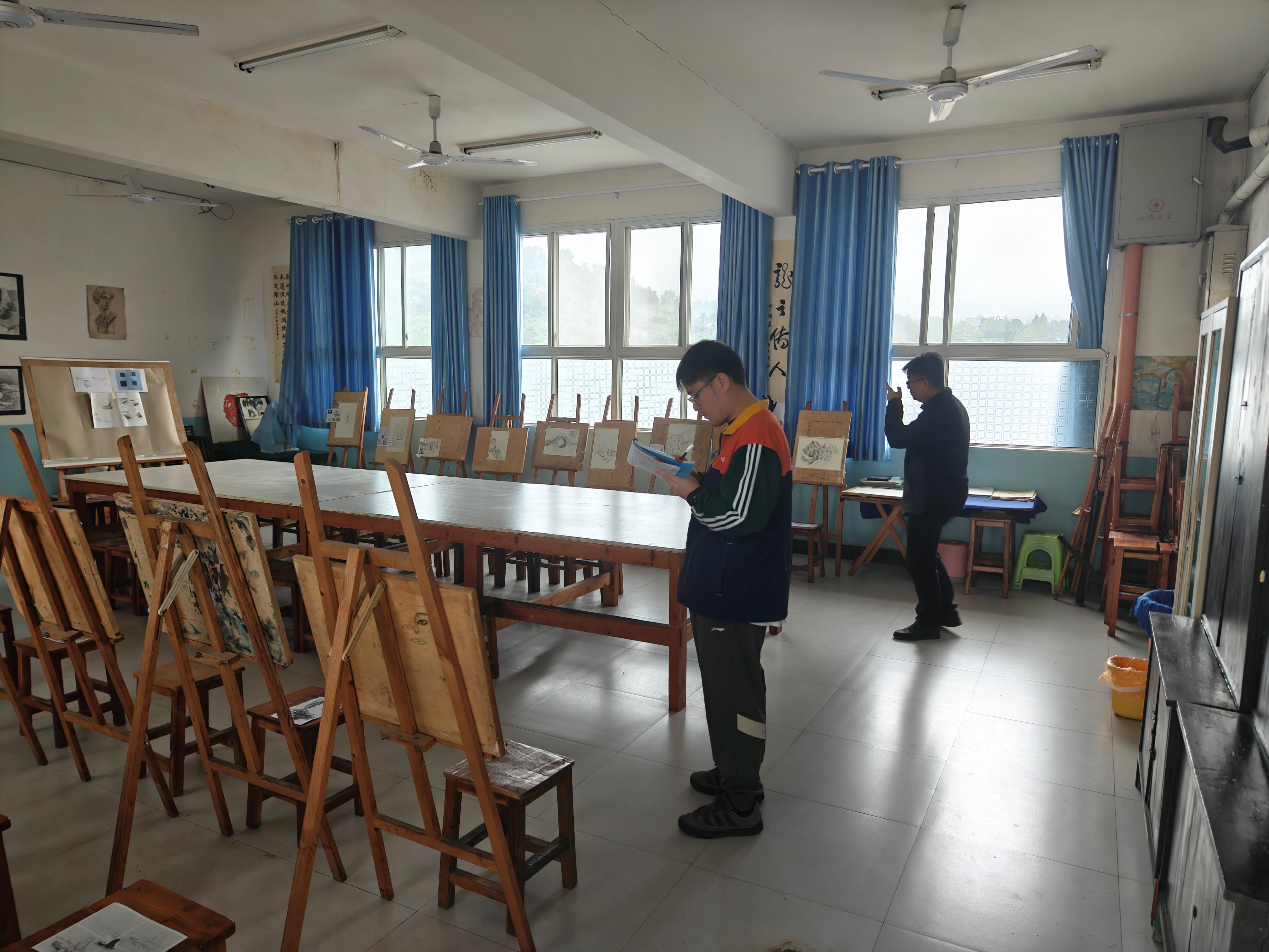 6389467178176060985123983.jpg 画室.jpg