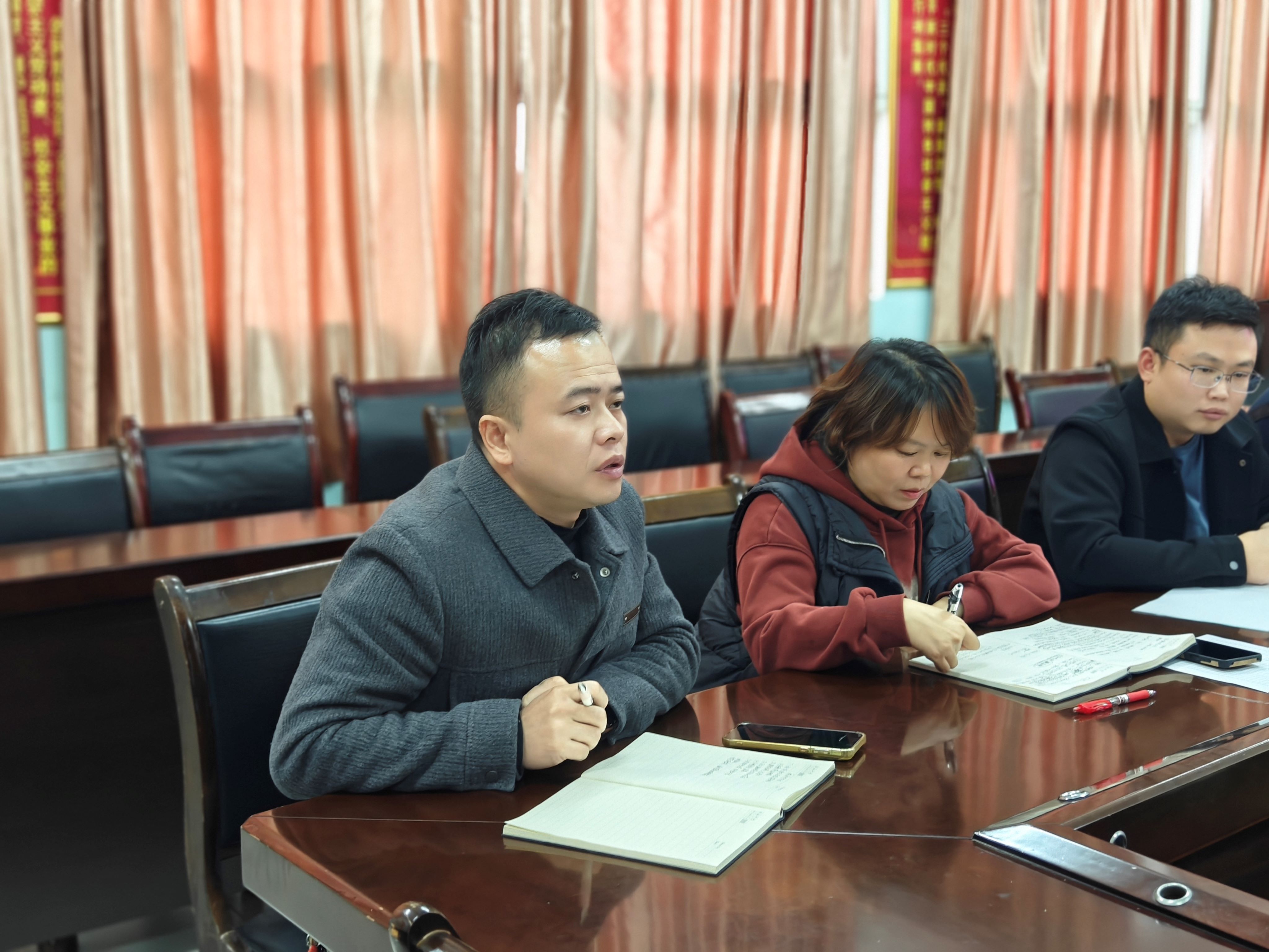 6389663911950108918858809.jpg 黄.jpg